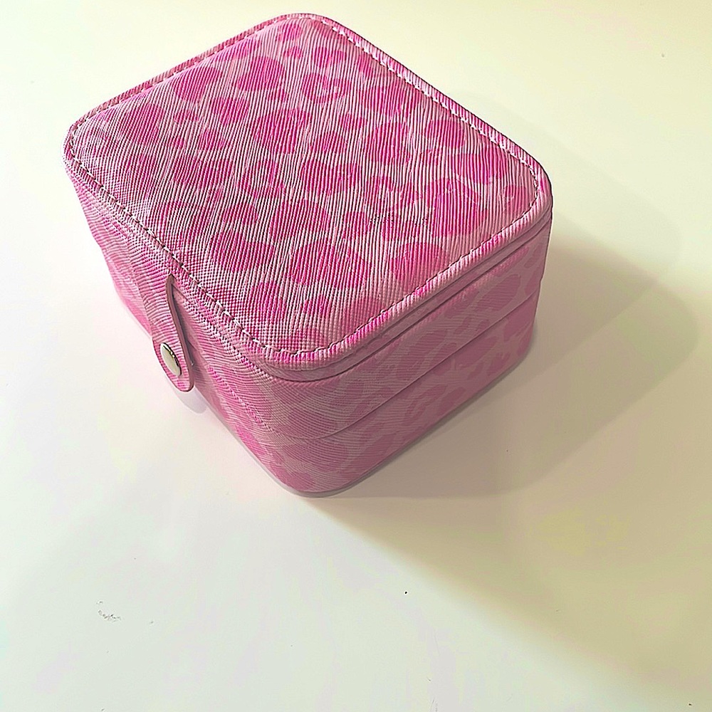 Jewelry box
